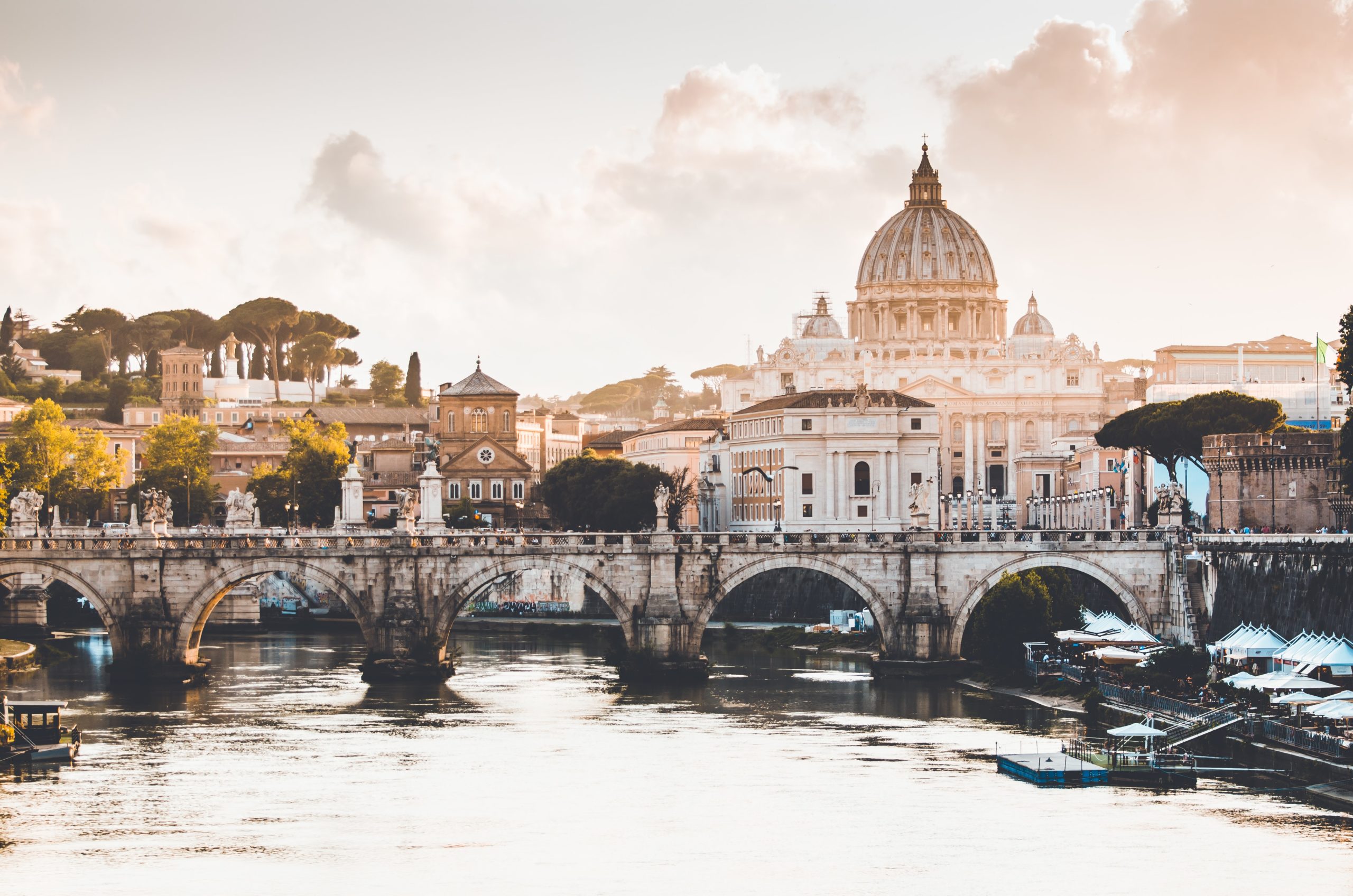 Why You Shouldn’t Accept Random Gifts From Stranger in Rome Rome