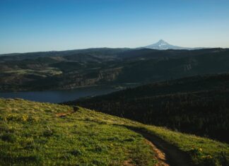 3 Hikes to Check Out in Northwestern America Columbia River, Columbia River Gorge National Scenic Area in Oregon