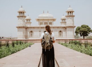 How to Travel and Explore Places Without Speaking the Language Tomb of I’timād-ud-Daulah, Agra, India