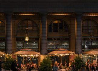 If You Can’t Decide Where to Eat in a New City, We Have Some Tips Restaurant in Paris