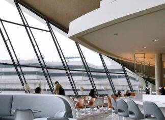 How to Access Amex Centurion Airport Lounges Luxurious airport lounge