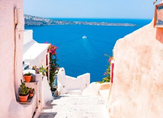 Best Cities To Visit In Greece This Summer Oia, Greece
