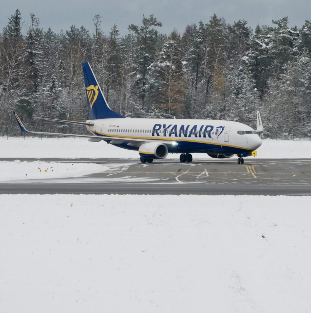 Ryanair Boeing 737-800 taxing for takeoff at Gdańsk airport, Poland