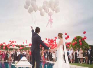 Pros and Cons of a Destination Wedding Wedding ceremony at a pool