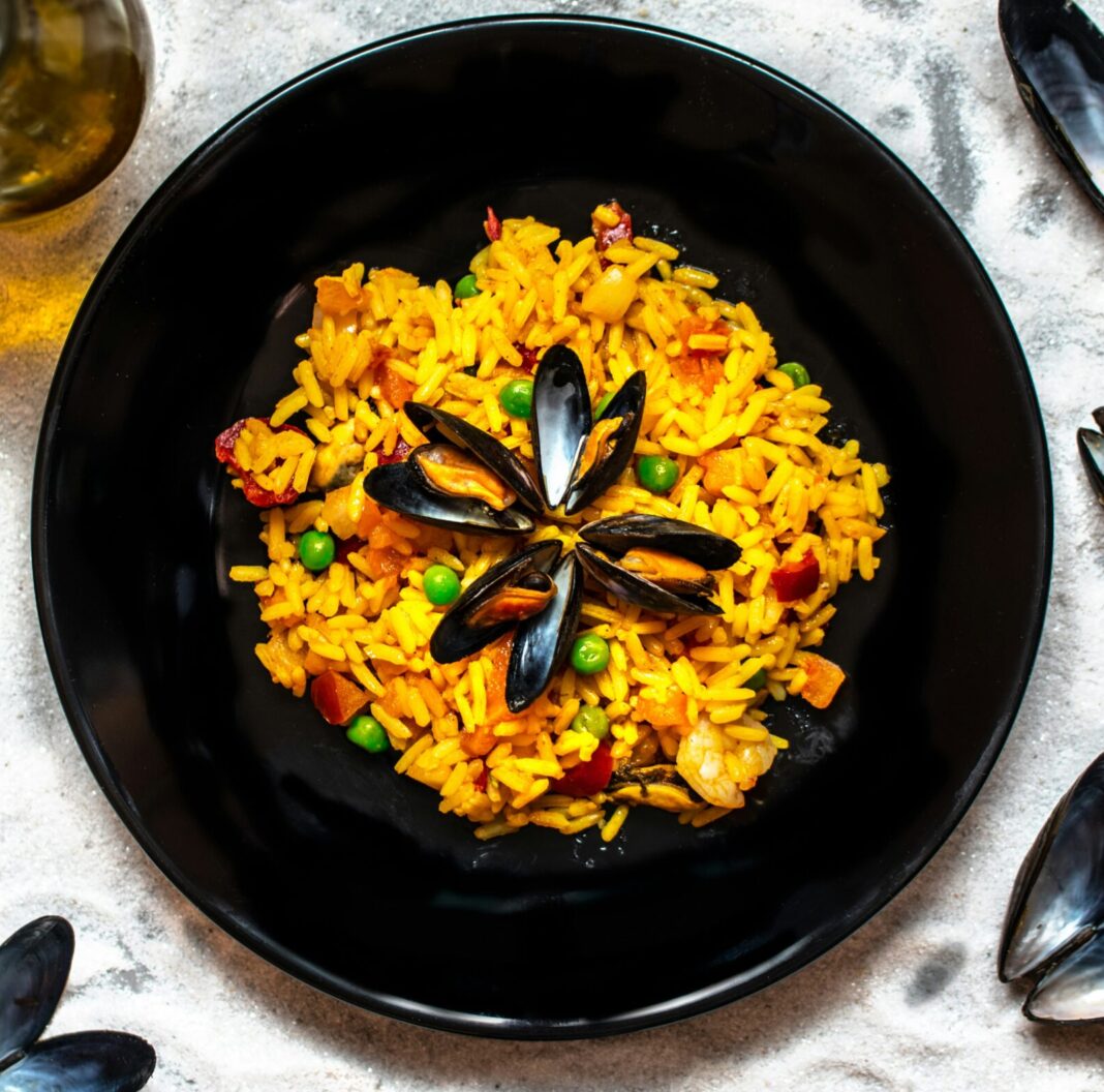 paella with mussels