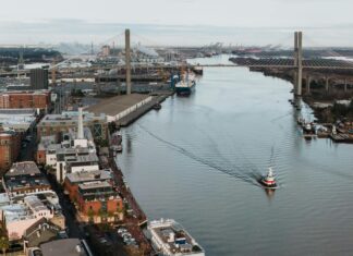 Where to Stay When You Visit Savannah, Georgia River and Talmadge Memorial Bridge in Savannah in Georgia