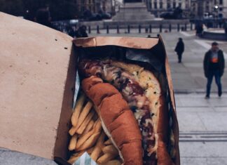 3 of the Best Food Chains for Travelers in London, UK Sandwich and chips in a box