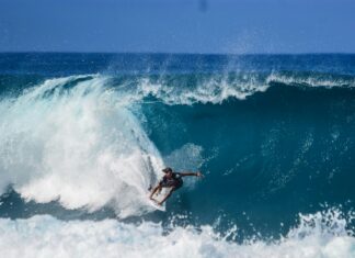 Choosing the Right Adventure Activities for Your Trip Riding the blue sea
