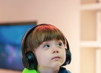 These Kid-Friendly Headphones are Perfect for Flights Headphones