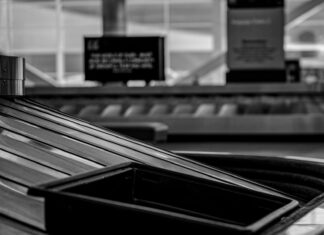 What’s the Deal with the “Airport Tray Aesthetics” Trend? Airport tray