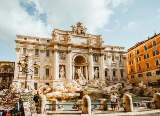 4 Things You Should and Shouldn’t Do While in Rome Trevi Fountain, Rome, Italy