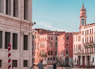 Don’t Take a Gondola Ride in Venice, Italy, Before Checking Out These Tips Venice, Italy